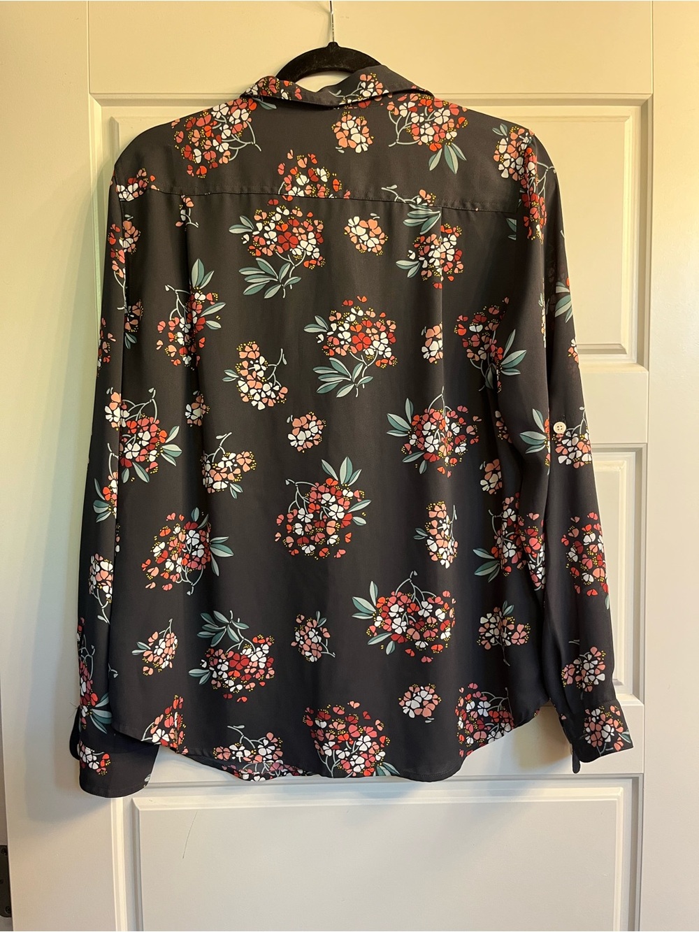 LOFT Grey Floral Button-Up Blouse - Picture 4 of 7